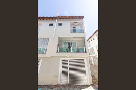 Casa de condomínio à venda com 113m², 2 quartos e 3 vagasFachada