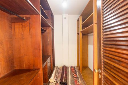Apartamento para alugar com 397m², 5 quartos e 3 vagasCloset da suíte 2