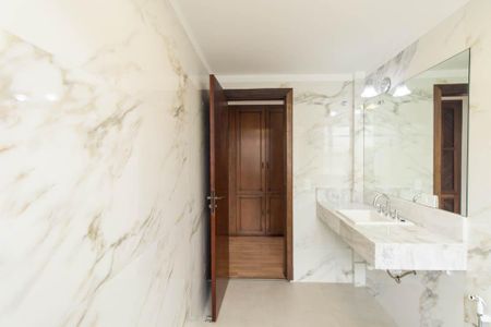 Apartamento para alugar com 397m², 5 quartos e 3 vagasBanheiro do Corredor