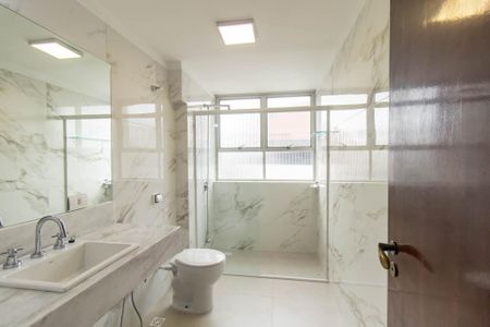 Apartamento para alugar com 397m², 5 quartos e 3 vagasBanheiro do Corredor
