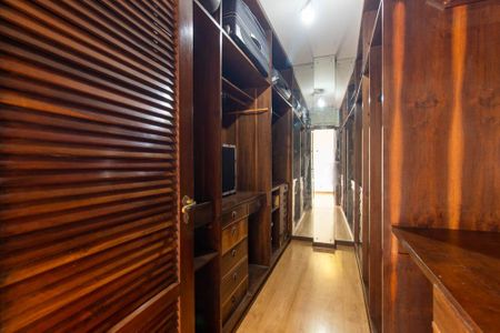 Apartamento para alugar com 397m², 5 quartos e 3 vagasCloset da Suíte Master