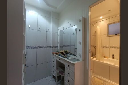 Apartamento para alugar com 130m², 2 quartos e sem vagaBanheiro e closet