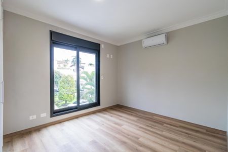 Casa de condomínio à venda com 257m², 4 quartos e 4 vagasSuíte 3