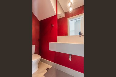 Casa de condomínio à venda com 257m², 4 quartos e 4 vagasLavabo