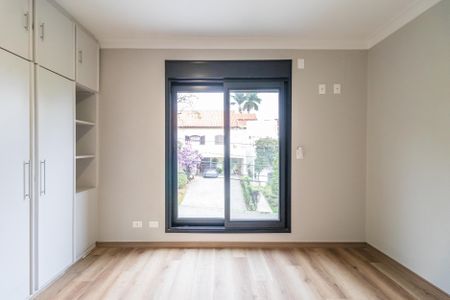 Casa de condomínio à venda com 257m², 4 quartos e 4 vagasSuíte 3