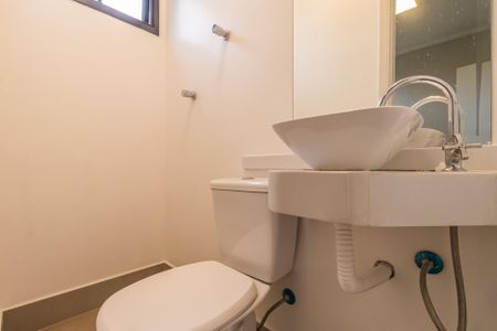 Casa de condomínio à venda com 257m², 4 quartos e 4 vagasBanheiro de Serviço