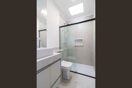 Casa de condomínio à venda com 257m², 4 quartos e 4 vagasBanheiro da Suíte 2