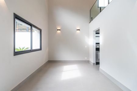 Casa de condomínio à venda com 257m², 4 quartos e 4 vagasSala