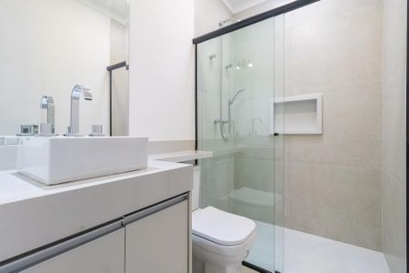 Casa de condomínio à venda com 257m², 4 quartos e 4 vagasBanheiro da Suíte 2