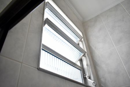 Casa à venda com 243m², 3 quartos e 3 vagas Casa à venda com 243m², 3 quartos e 3 vagasBanheiro Social