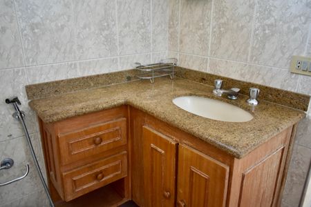 Casa à venda com 243m², 3 quartos e 3 vagas Casa à venda com 243m², 3 quartos e 3 vagasBanheiro da Suíte 1