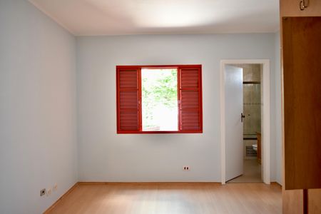 Casa à venda com 243m², 3 quartos e 3 vagas Casa à venda com 243m², 3 quartos e 3 vagasSuíte 1