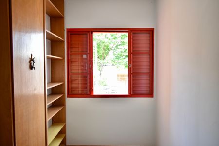 Casa à venda com 243m², 3 quartos e 3 vagas Casa à venda com 243m², 3 quartos e 3 vagasQuarto