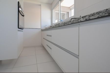 Apartamento à venda com 61m², 2 quartos e 2 vagasCozinha - Armários
