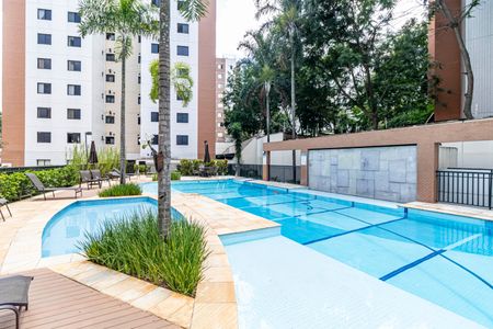 Apartamento à venda com 82m², 3 quartos e 2 vagas Apartamento à venda com 82m², 3 quartos e 2 vagasÁrea comum - Piscina