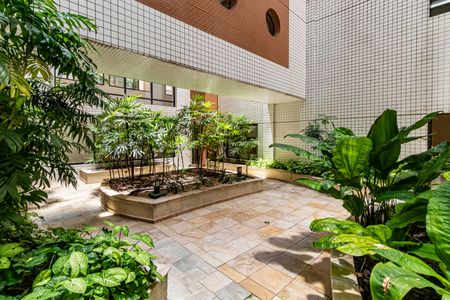 Apartamento à venda com 82m², 3 quartos e 2 vagas Apartamento à venda com 82m², 3 quartos e 2 vagasÁrea comum - Jardim