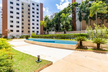 Apartamento à venda com 82m², 3 quartos e 2 vagas Apartamento à venda com 82m², 3 quartos e 2 vagasÁrea comum - Piscina