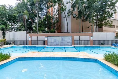 Apartamento à venda com 82m², 3 quartos e 2 vagas Apartamento à venda com 82m², 3 quartos e 2 vagasÁrea comum - Piscina