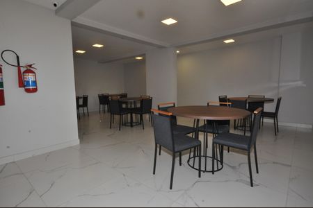 Apartamento para alugar com 28m², 1 quarto e sem vagaÁrea comum - Salão de festas