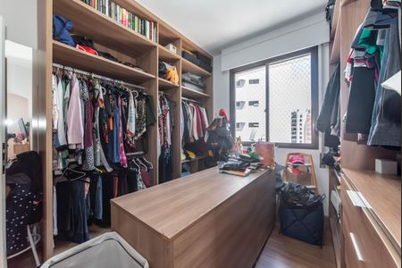 Apartamento à venda com 214m², 4 quartos e 3 vagasSuíte 2 - Closet