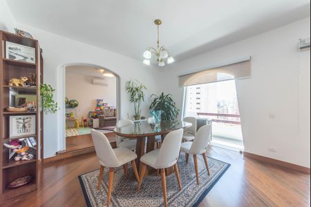 Apartamento à venda com 214m², 4 quartos e 3 vagasSala