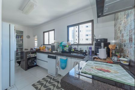 Apartamento à venda com 214m², 4 quartos e 3 vagasCozinha