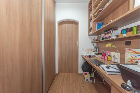 Apartamento à venda com 214m², 4 quartos e 3 vagasEscritório