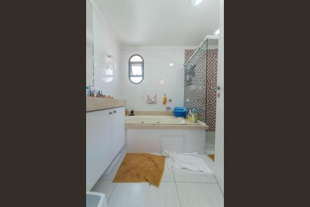 Apartamento à venda com 214m², 4 quartos e 3 vagasBanheiro da Suíte 2