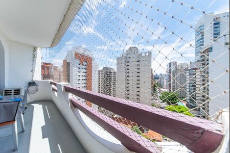 Apartamento à venda com 214m², 4 quartos e 3 vagasVaranda