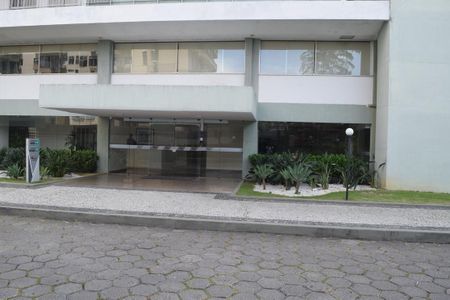 Apartamento para alugar com 103m², 3 quartos e 2 vagas Apartamento para alugar com 103m², 3 quartos e 2 vagasFachada e portaria