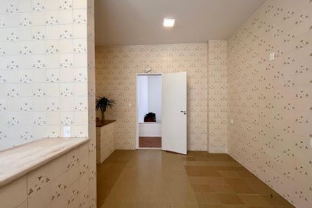 Apartamento à venda com 228m², 3 quartos e 1 vagaÁrea de serviço