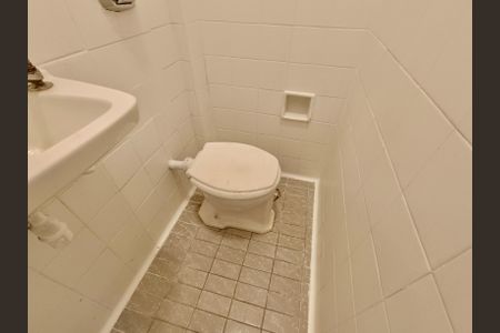 Apartamento à venda com 228m², 4 quartos e 1 vagaBanheiro serviço