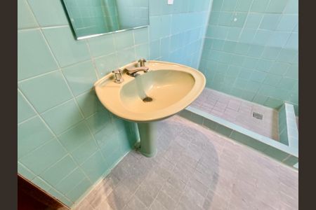 Apartamento à venda com 228m², 4 quartos e 1 vagaSuíte banheiro