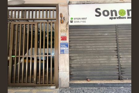 Apartamento à venda com 228m², 4 quartos e 1 vagaFachada com cartaz QA