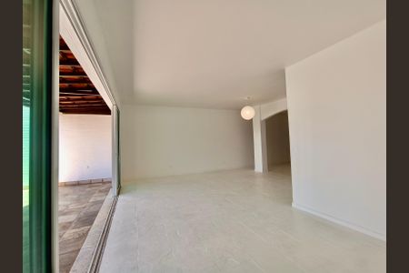 Apartamento à venda com 228m², 4 quartos e 1 vagaSala
