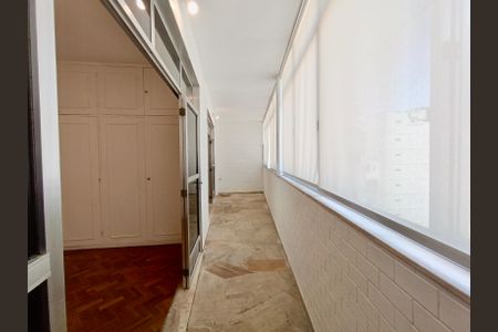 Apartamento à venda com 228m², 4 quartos e 1 vagaVaranda