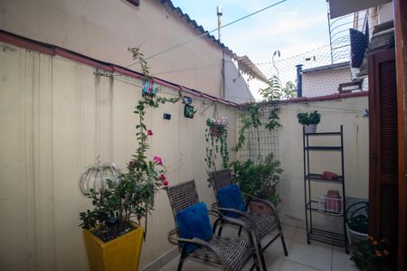 Casa de condomínio à venda com 120m², 3 quartos e 1 vagaQuintal