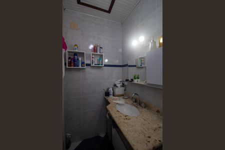 Casa de condomínio à venda com 120m², 3 quartos e 1 vagaBanheiro 2