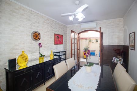 Casa de condomínio à venda com 120m², 3 quartos e 1 vagaSala