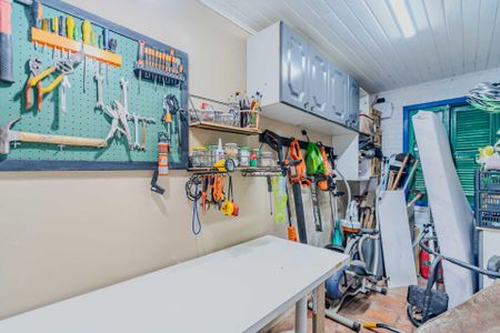 Casa à venda com 300m², 4 quartos e 5 vagasEdícula/Banheiro