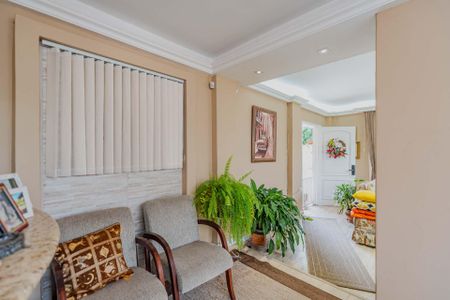 Casa à venda com 300m², 4 quartos e 5 vagasSala