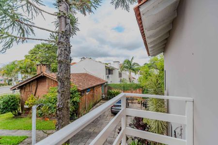 Casa à venda com 300m², 4 quartos e 5 vagasVaranda