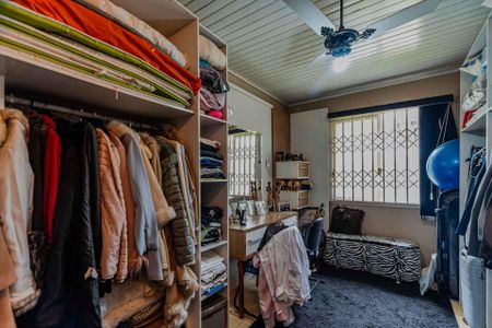 Casa à venda com 300m², 4 quartos e 5 vagasQuarto 2