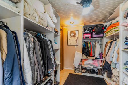 Casa à venda com 300m², 4 quartos e 5 vagasQuarto 2