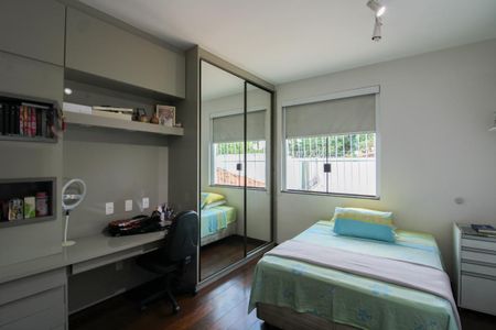 Casa à venda com 365m², 4 quartos e 3 vagas Casa à venda com 365m², 4 quartos e 3 vagasSuíte 3