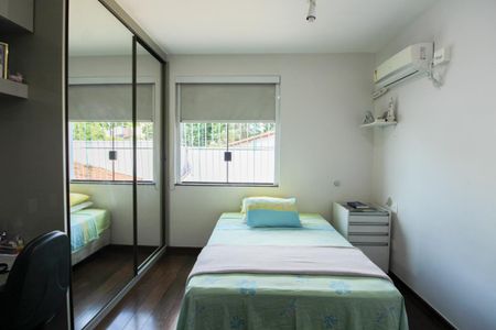 Casa à venda com 365m², 4 quartos e 3 vagas Casa à venda com 365m², 4 quartos e 3 vagasSuíte 3