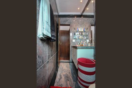 Casa à venda com 365m², 4 quartos e 3 vagas Casa à venda com 365m², 4 quartos e 3 vagasBanheiro da Suíte 2