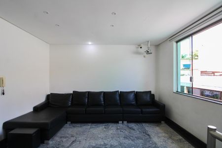 Casa à venda com 365m², 4 quartos e 3 vagas Casa à venda com 365m², 4 quartos e 3 vagasSala 2