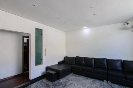 Casa à venda com 365m², 4 quartos e 3 vagas Casa à venda com 365m², 4 quartos e 3 vagasSala 2