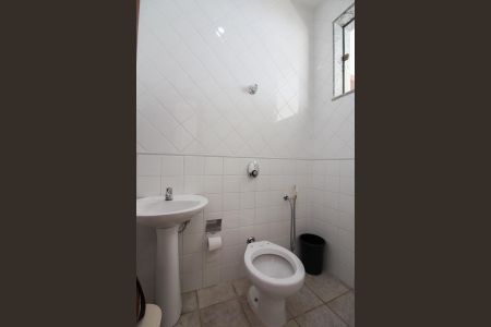 Casa à venda com 365m², 4 quartos e 3 vagas Casa à venda com 365m², 4 quartos e 3 vagasBanheiro de serviço